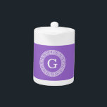 Améthyste Wht Cadre Rnd Clé Grecque Monogramme Ini<br><div class="desc">Amethyst violet et blanc clé grecque ronde encadrée Monogramme initial Un arrière - plan solide élégant avec une zone de cadre de clé grecque blanche pour votre monogramme, nom ou autre texte. Vous pouvez également modifier la police de texte, modifier la taille et la couleur de la police, déplacer le...</div>