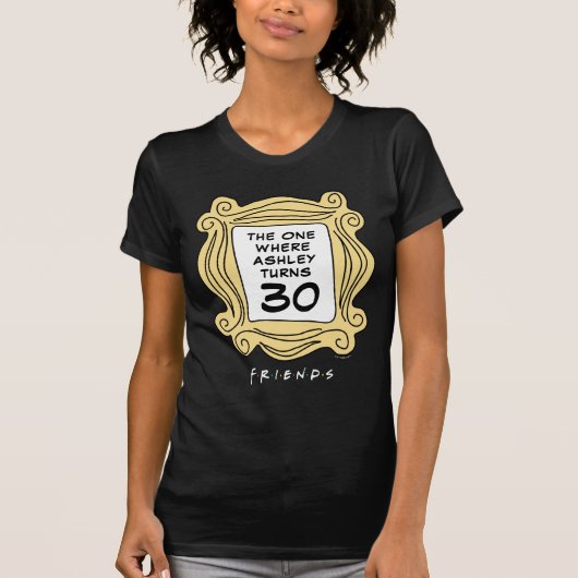 AMIS™ | Celui avec le T-shirt d'anniversaire (Devant)