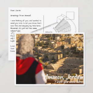 Amman Jordan met vrouw die naar het Romeinse theat Briefkaart