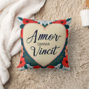 Amor Omnia Vincit - citaat Kussen