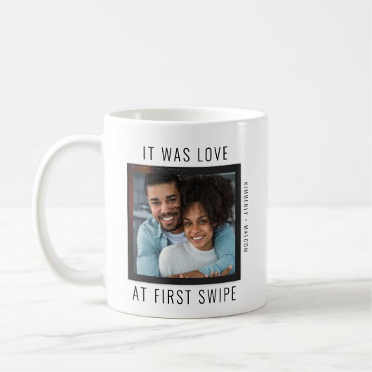 Amour à First Swipe Couple en ligne Valentine Mug (Gauche)