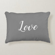 « Amour » sur Coussin de Réhausse de Gris et Blanc