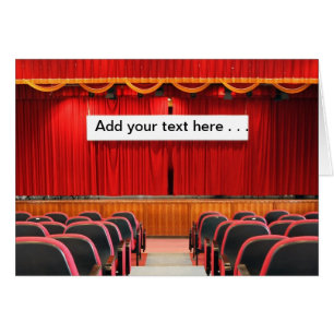 Amphithéâtre avec les rideaux et la bannière