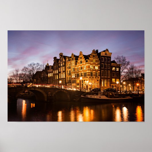 Amsterdam kanaalhuizen in het schemergebied poster (Voorkant)