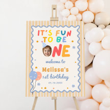 Amusant d'être une couleur pour un joyeux 1er anni