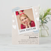 Amusante invitation à 65e anniversaire Photo Regar (Debout devant)