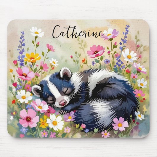 An Adorable Skunk Napping in Flowers Personalized Muismat (Voorkant)