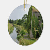 An Irish Canal Keramisch Ornament (Links)