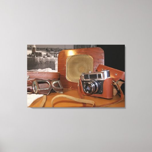 analoge camera in leder bruin hoesje canvas afdruk (Voorkant)