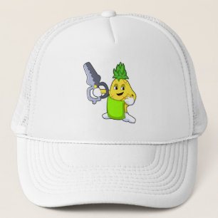 Ananas als hairdresser met schaar en schaar trucker pet