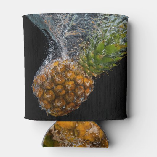 Ananas in water blikjeskoeler (Achterkant)