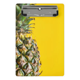 Ananas op gele achtergrond mini klembord