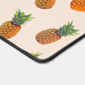 Ananas sur fond beige champagne clair (Coin)