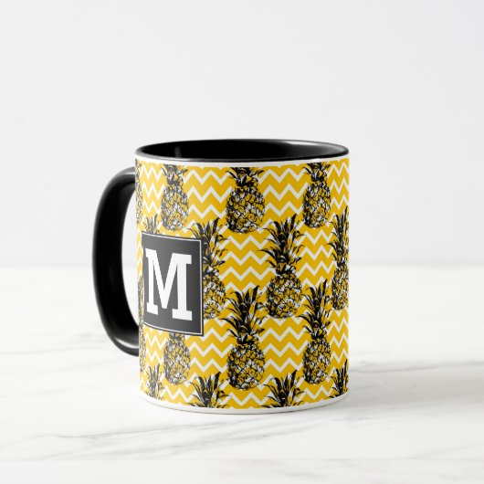 ananas Zigzags | Monogram Mok (Voorkant links)