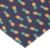 ananassen op de marine tafelkleed (Gekanteld)