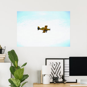 Ancien avion à hélice volant dans le ciel affiche