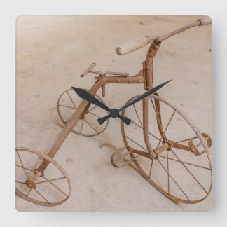 ANCIEN TRICYCLE 1928  HORLOGE MURALE CARRÉE