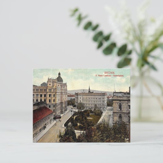 Ancienne carte postale - Brno. République tchèque (Debout devant)