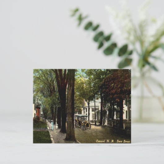 Ancienne carte postale - Concord, New Hampshire (Debout devant)