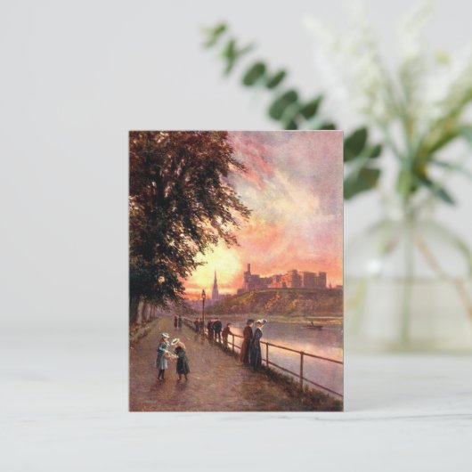 Ancienne carte postale - Inverness, Écosse (Debout devant)