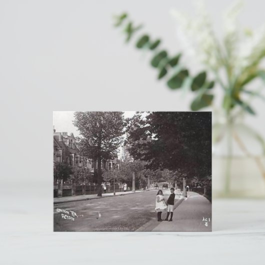 Ancienne carte postale - Lynton Rd, Acton, Londres (Debout devant)