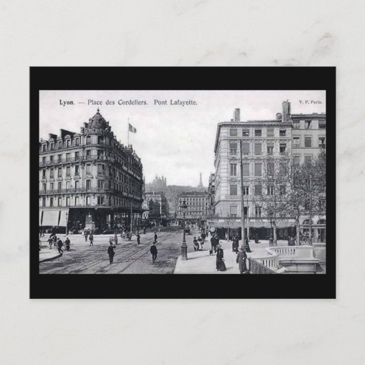 Ancienne carte postale - Lyon, Place des Cordelier (Devant)