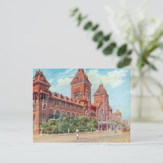 Ancienne carte postale - Madras (Chennai), Inde (Debout devant)