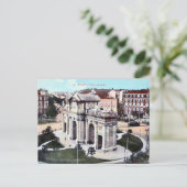 Ancienne carte postale - Madrid, Espagne (Debout devant)