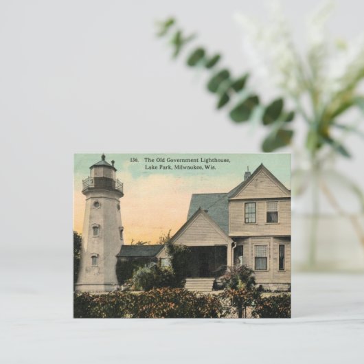 Ancienne carte postale - Milwaukee, Wisconsin (Debout devant)