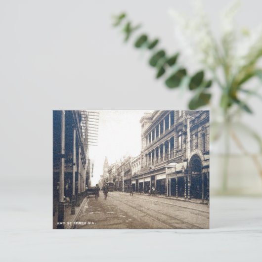 Ancienne carte postale - Perth, Australie occident (Debout devant)