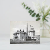 Ancienne carte postale - Phare, Cromer (Debout devant)