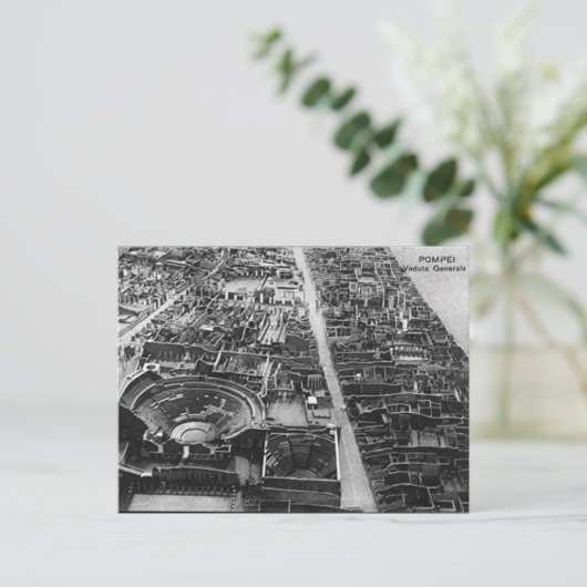 Ancienne carte postale - Pompei (Debout devant)