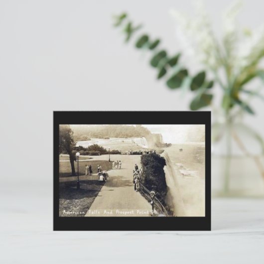 Ancienne carte postale - Prospect Point, Niagara F (Debout devant)