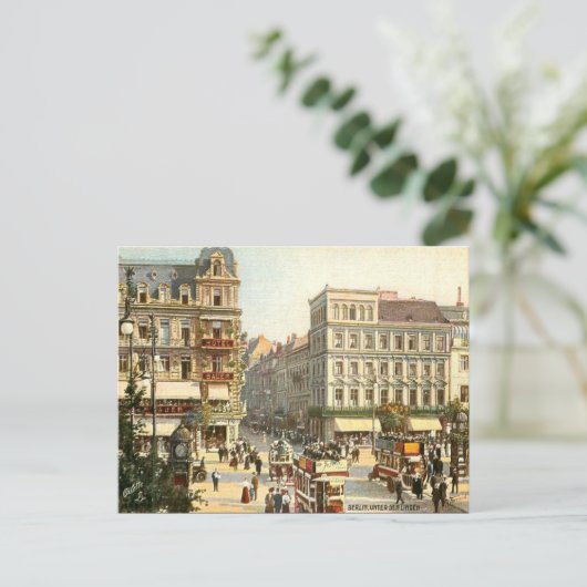 Ancienne carte postale - Unter den Linden, Berlin (Debout devant)