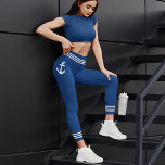 Ancre classique Bateau Stylish Marine Bleu Bleu Bl<br><div class="desc">Les leggings Capri pour femmes avec une ancre de bateau nautique conçue sur mesure avec des rayures blanches sur un bleu marine élégant ou facilement customiser pour correspondre à votre couleur préférée.</div>