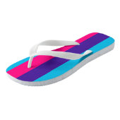 Androgyn trots teenslippers (Schuin)