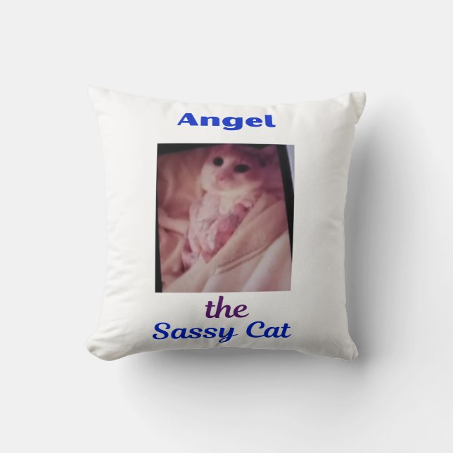 Angel the Sassy Cat Pillow Kussen (Voorkant)