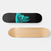 Angel, verloren in gedachte, zwart en groen design skateboard (Horizontaal)