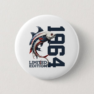 Angler 61e verjaardag vissen limited edition 1964 ronde button 5,7 cm