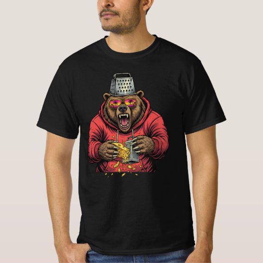 Angry Bear Grating Cheese with Cheese Grater Hat T-shirt (Voorkant)