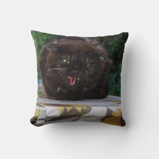 Angry Black Cat Kussen (Voorkant)