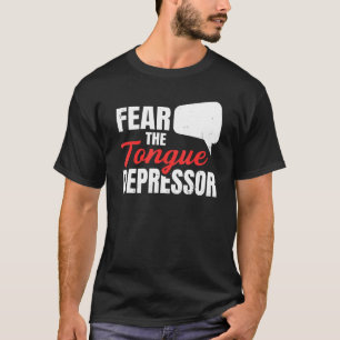 Angst voor de tongdepressie voor een leraar in het t-shirt