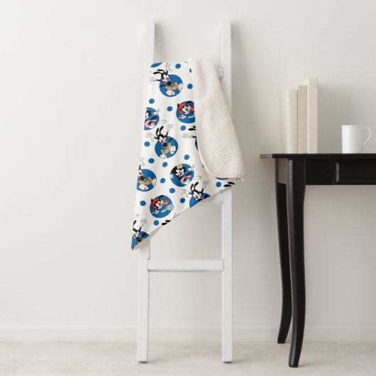 Animaniacs | Yakko, Wakko & Dot Circle Pattern Sherpa Deken (In situ)