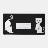 Animes de chat blanc mignon sur fond noir (Clavier et souris)