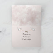 Anneaux de mariage dans une carte de coeur en coqu (Intérieur)