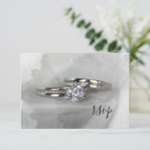 Anneaux Mariages diamant sur carte RSVP gris (Debout devant)