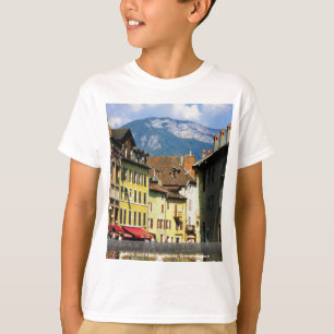 Annecy en Alpen in zomer, Savoie, Frankrijk T-shirt