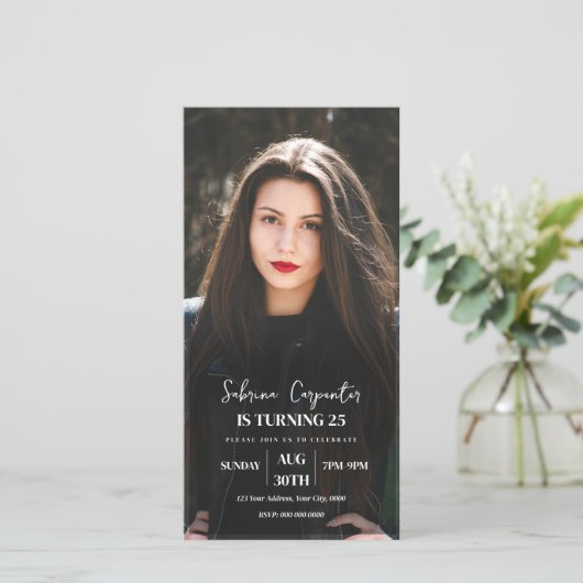 Anniversaire avec invitation photo (Debout devant)