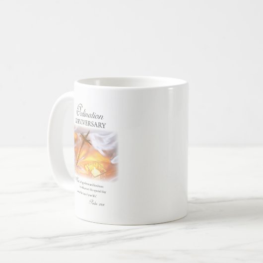 Anniversaire de l'Ordination Mug cadeau, Cross Can (Devant gauche)