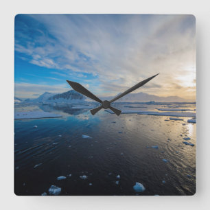 Antarctica. nabij Adelaide Island. De Golf 2 Vierkante Klok